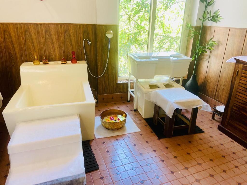 Veda5 Wellness Retreat & Spa Old Goa Exterior photo